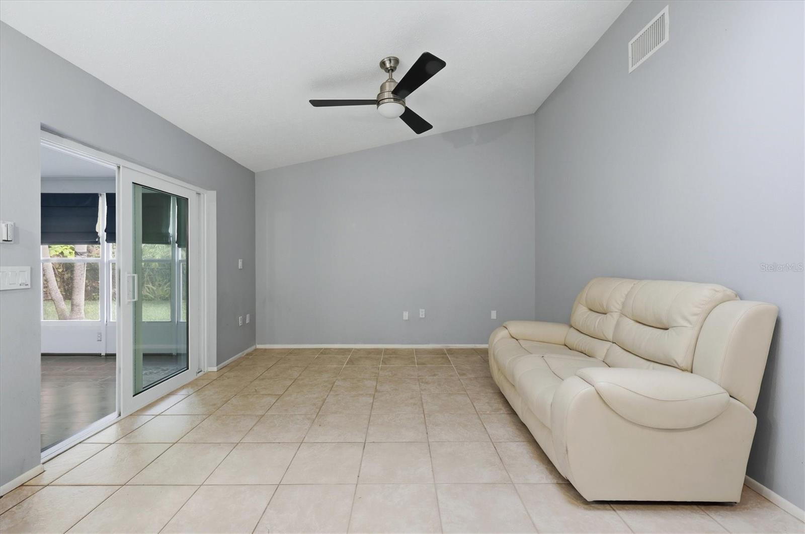 COLONIAL OAKS - Residential