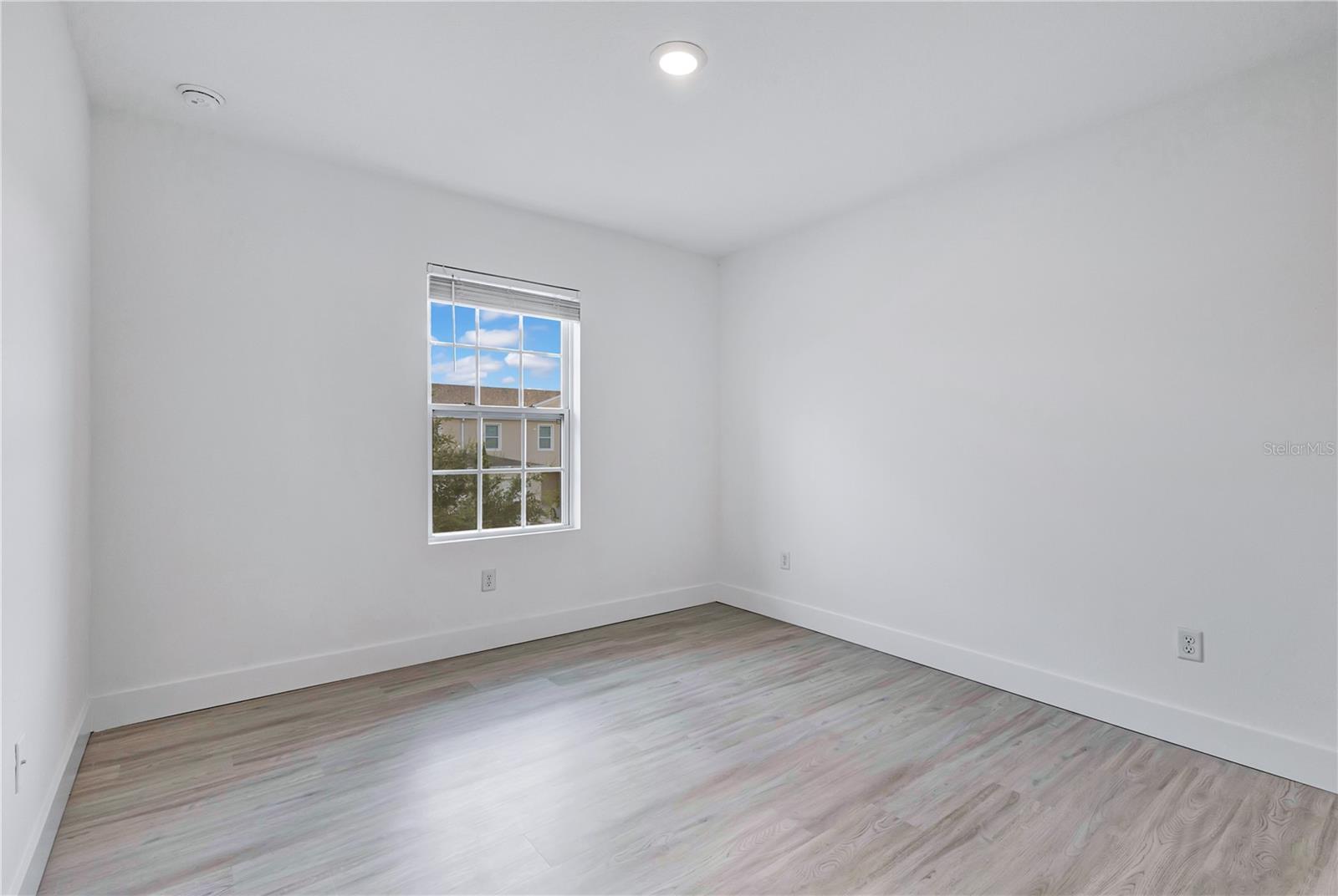 SOUTH CRK - Residential Lease