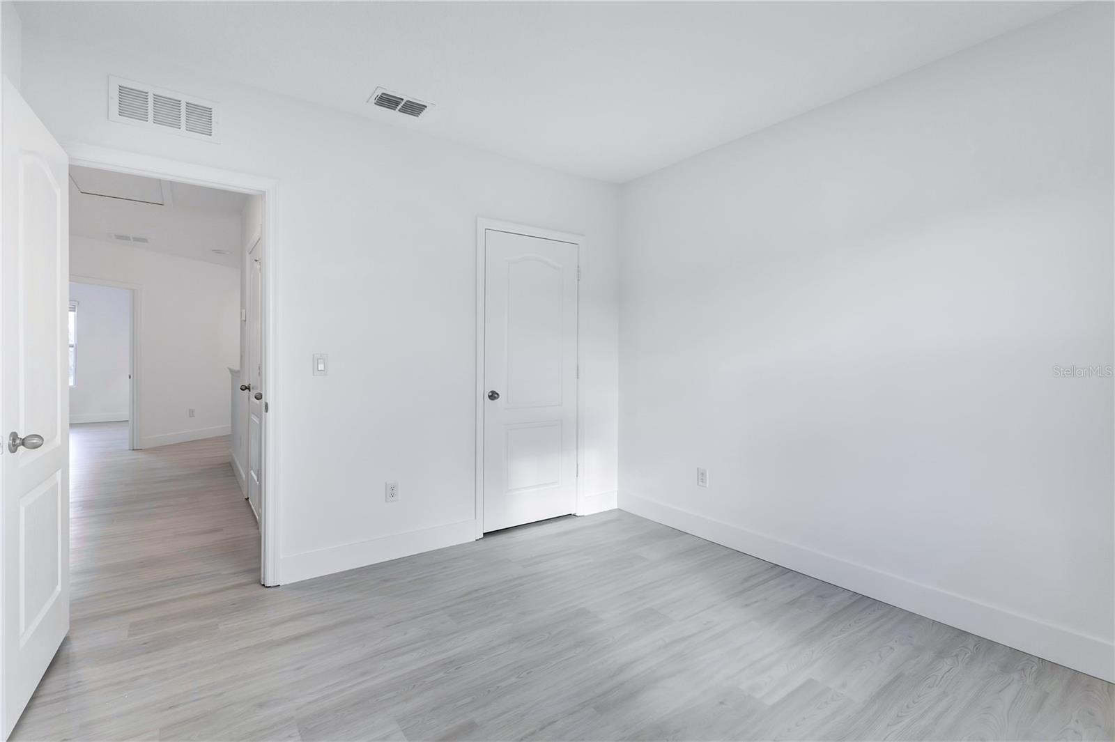 SOUTH CRK - Residential Lease