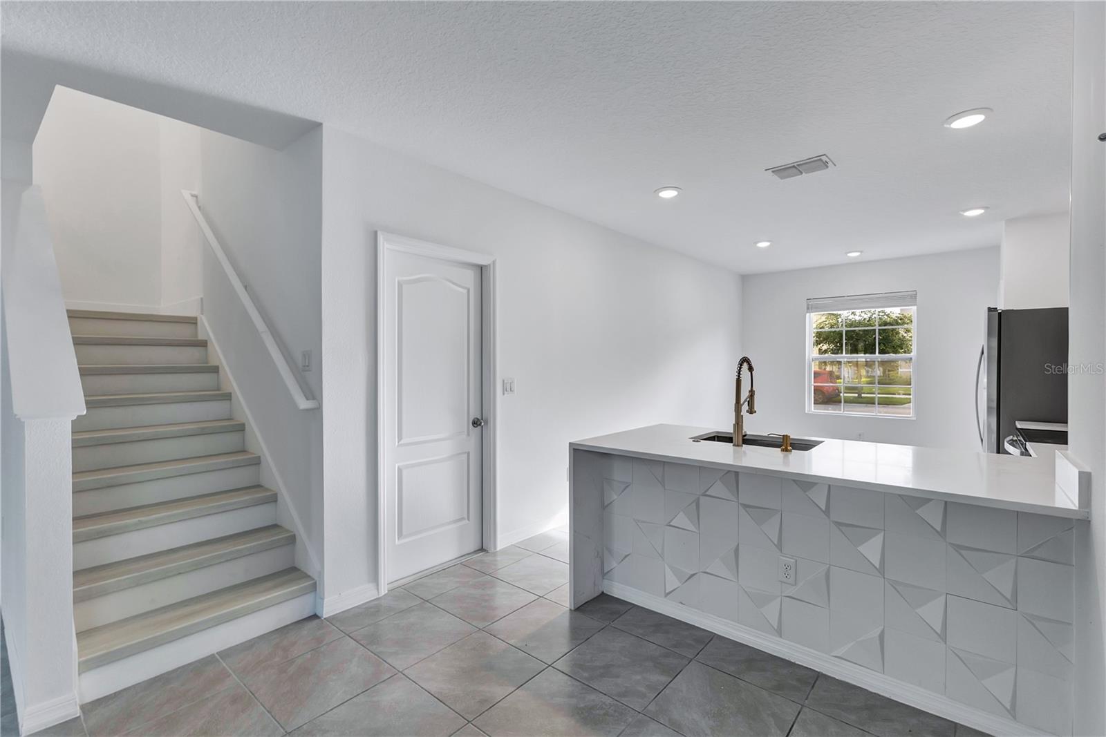 SOUTH CRK - Residential Lease