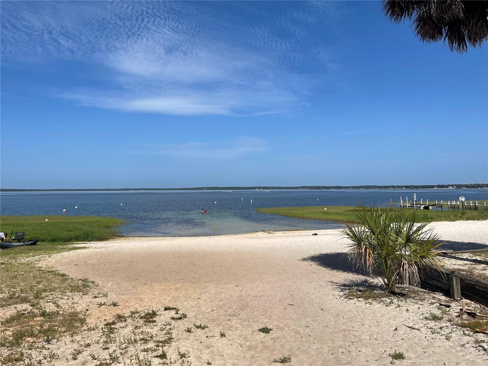 SILVER SPRINGS SHORES - Land