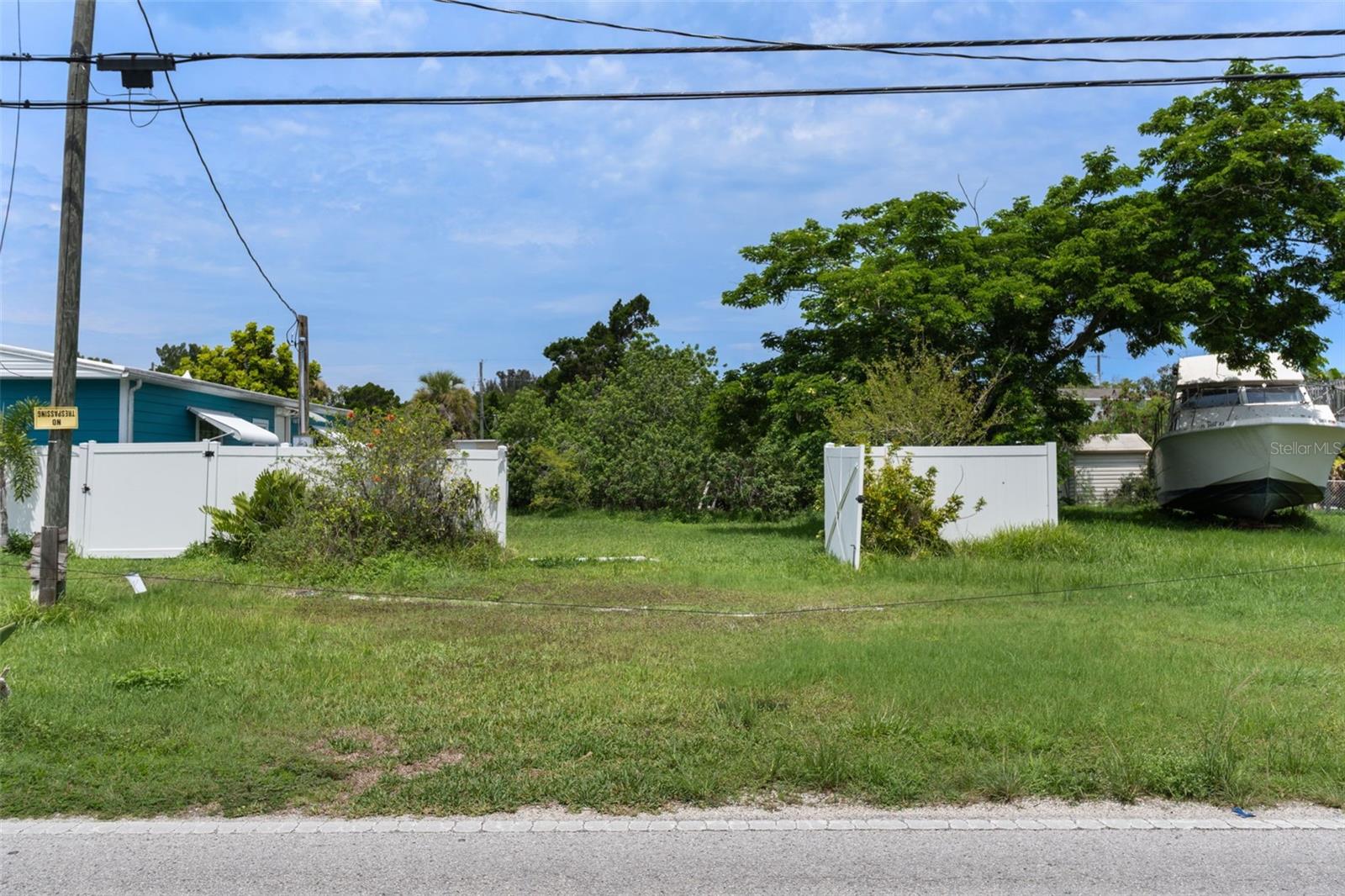 CAPE CAY - Land