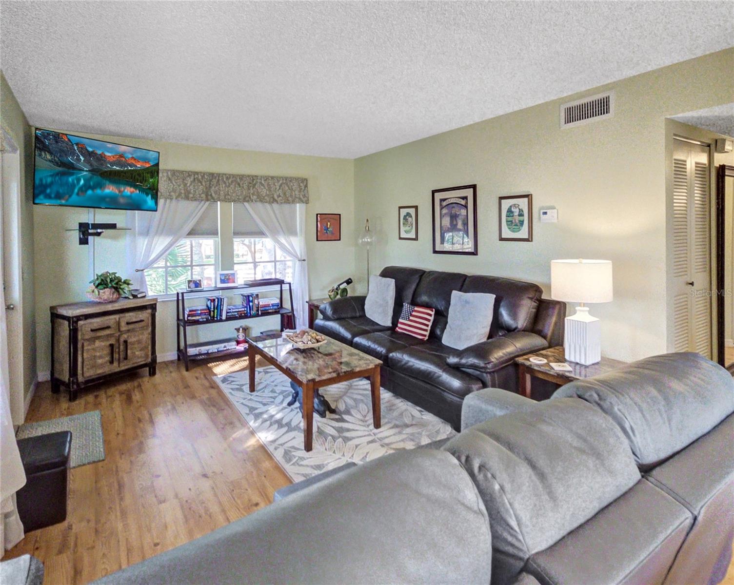 DERBY DOWNS - Residential