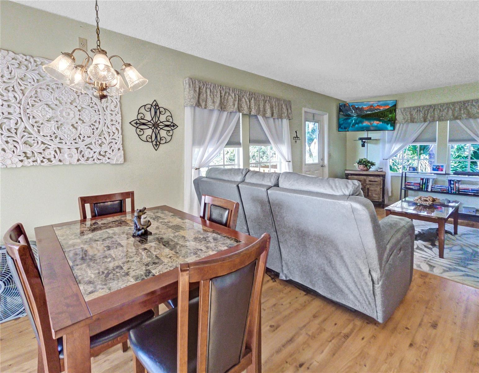 DERBY DOWNS - Residential