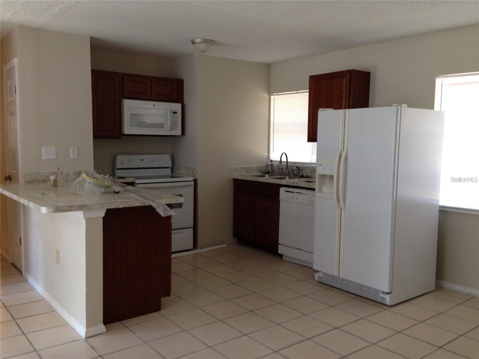 BREEZEWOOD UNIT 02 - Residential Lease