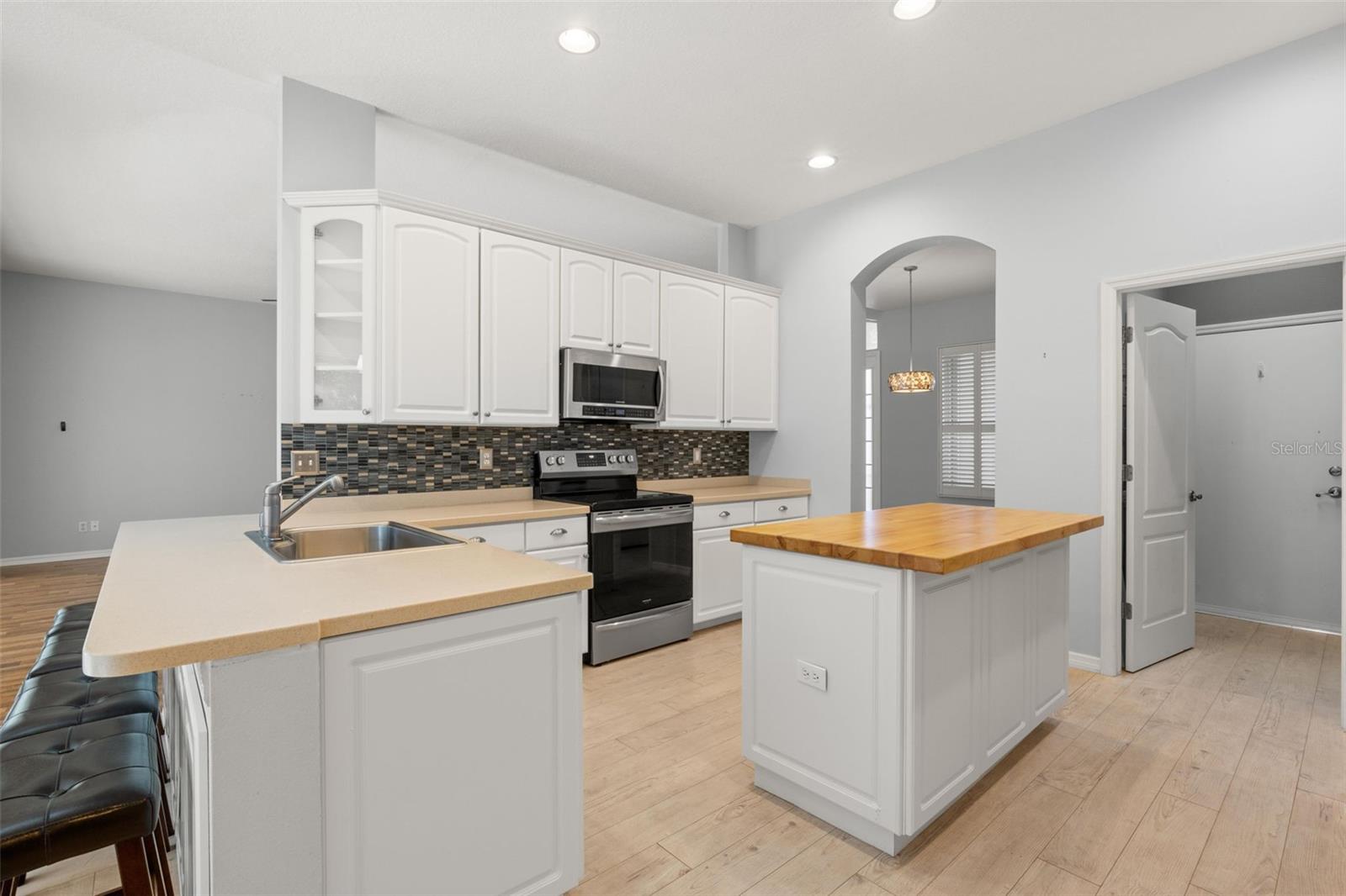 SUN CITY CENTER UNIT 255 - Residential