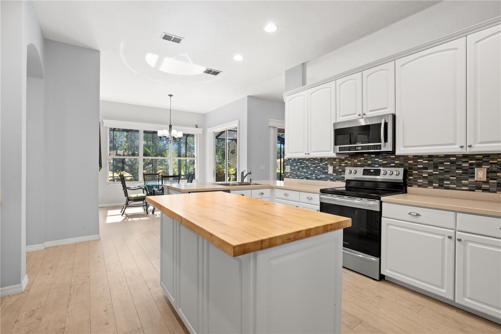 SUN CITY CENTER UNIT 255 - Residential
