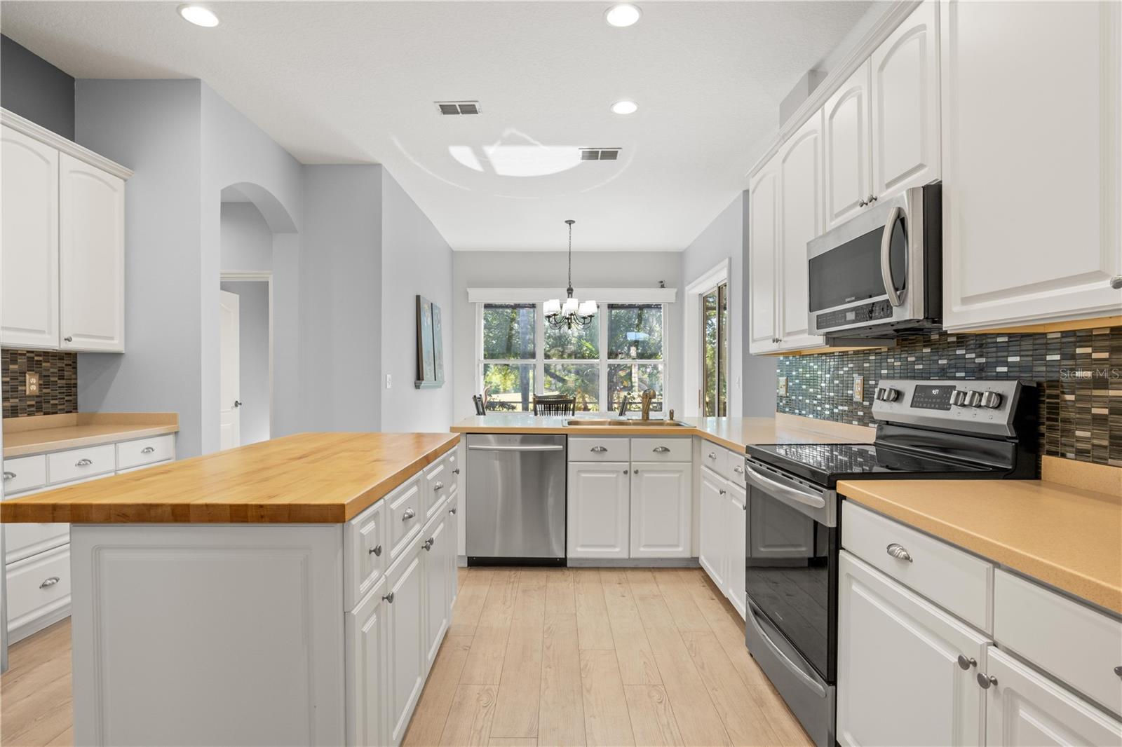SUN CITY CENTER UNIT 255 - Residential