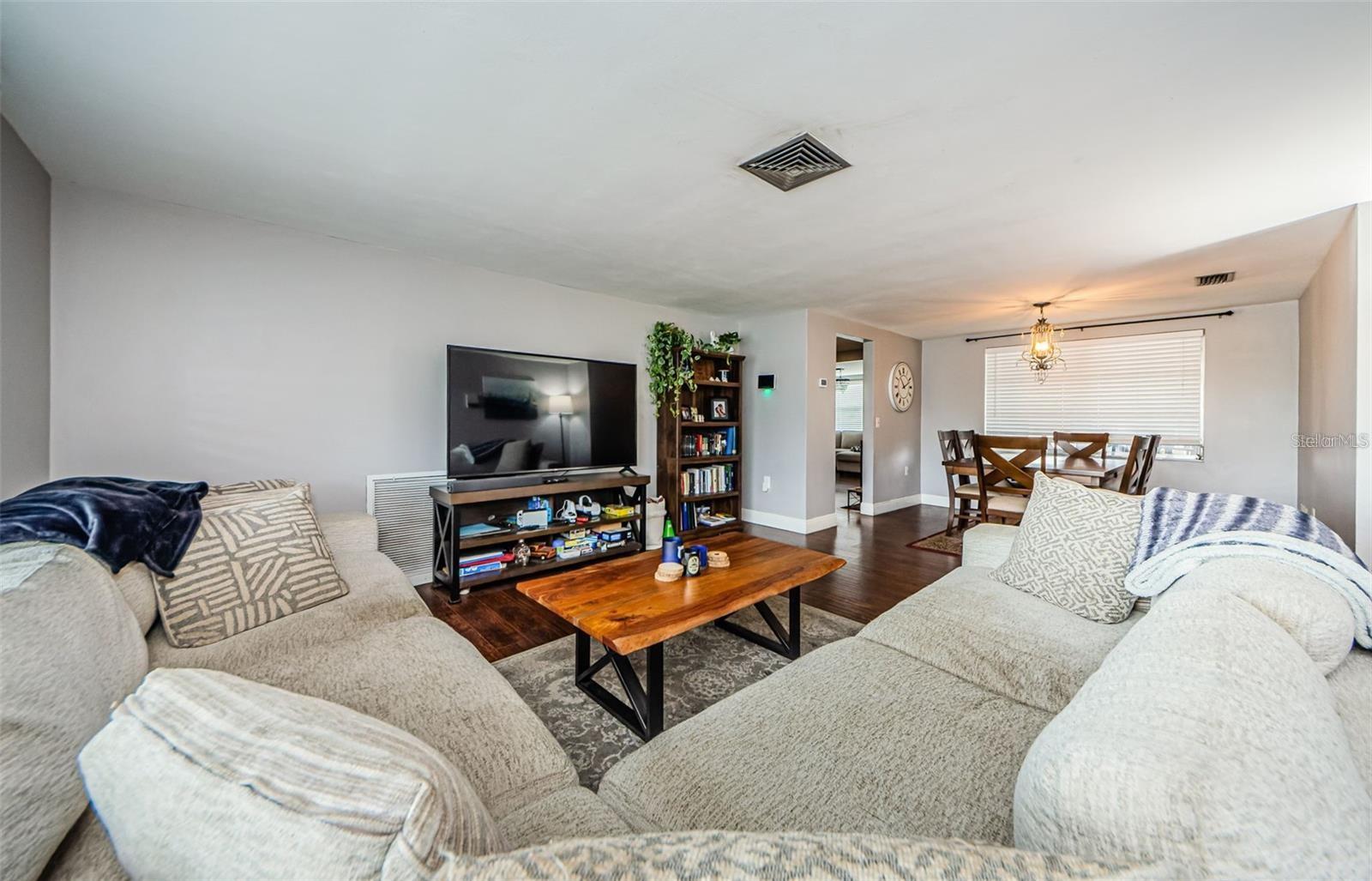 COLONIAL HILLS - Residential Lease