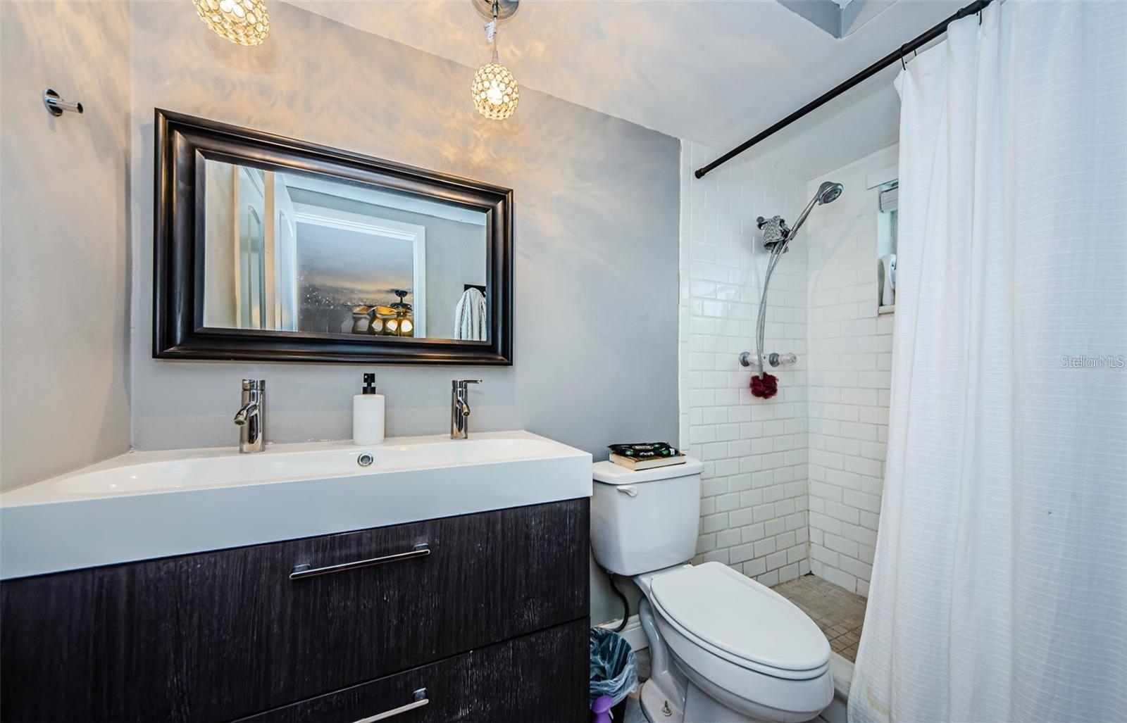 COLONIAL HILLS - Residential Lease