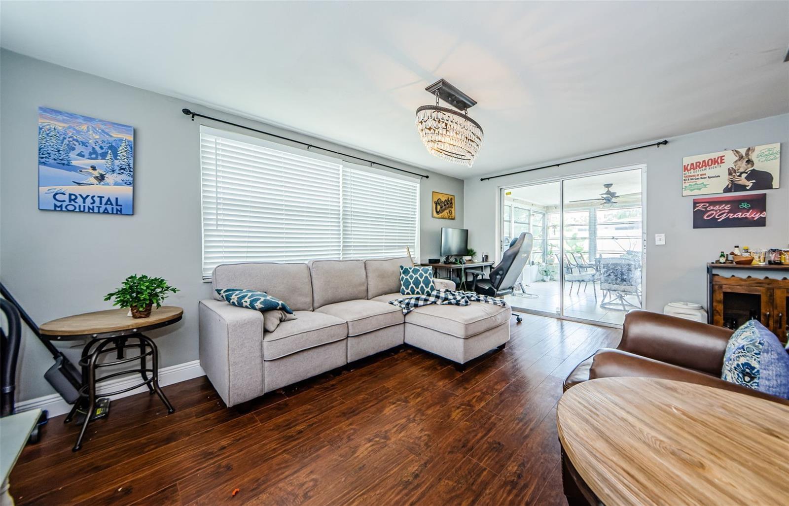 COLONIAL HILLS - Residential Lease