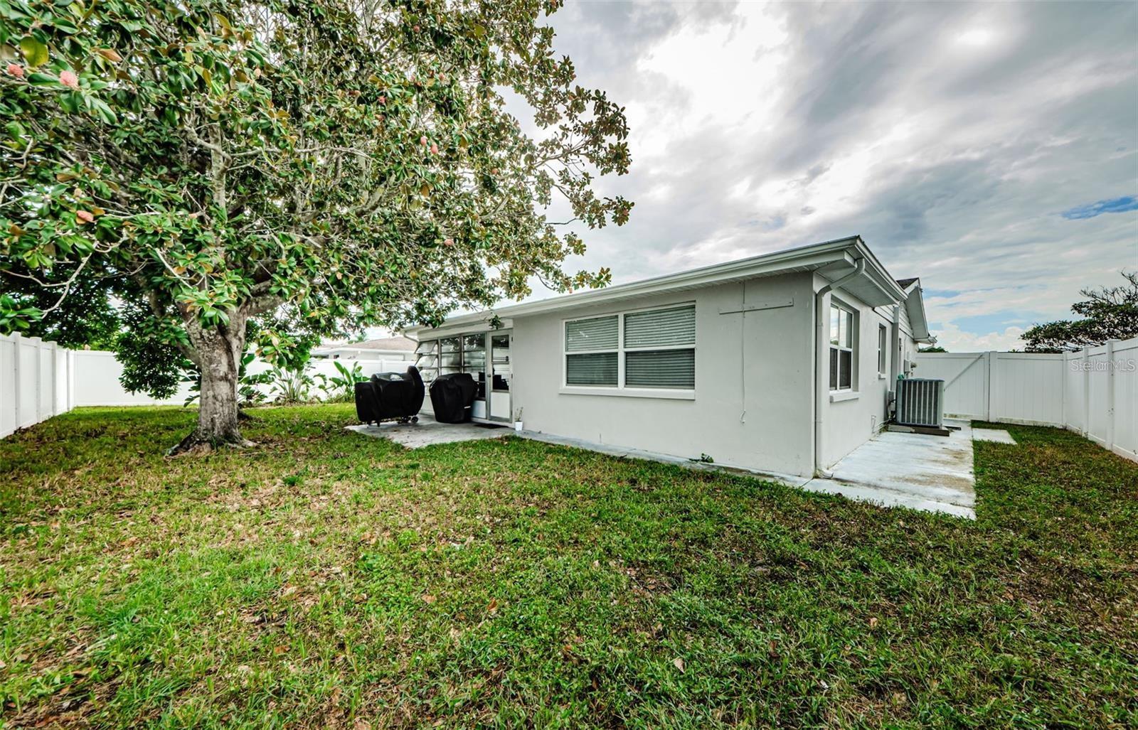COLONIAL HILLS - Residential Lease