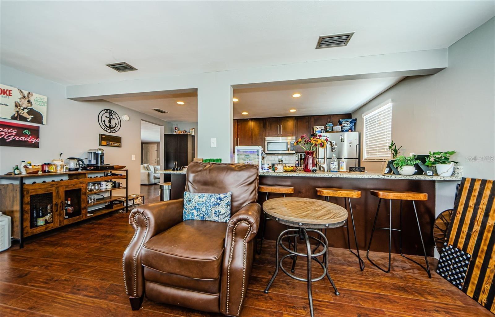 COLONIAL HILLS - Residential Lease
