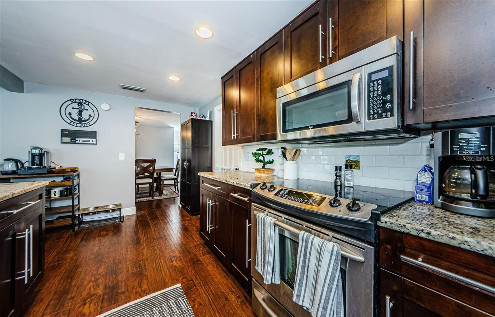 COLONIAL HILLS - Residential Lease