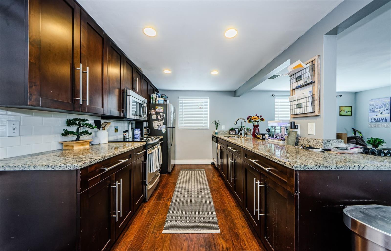 COLONIAL HILLS - Residential Lease