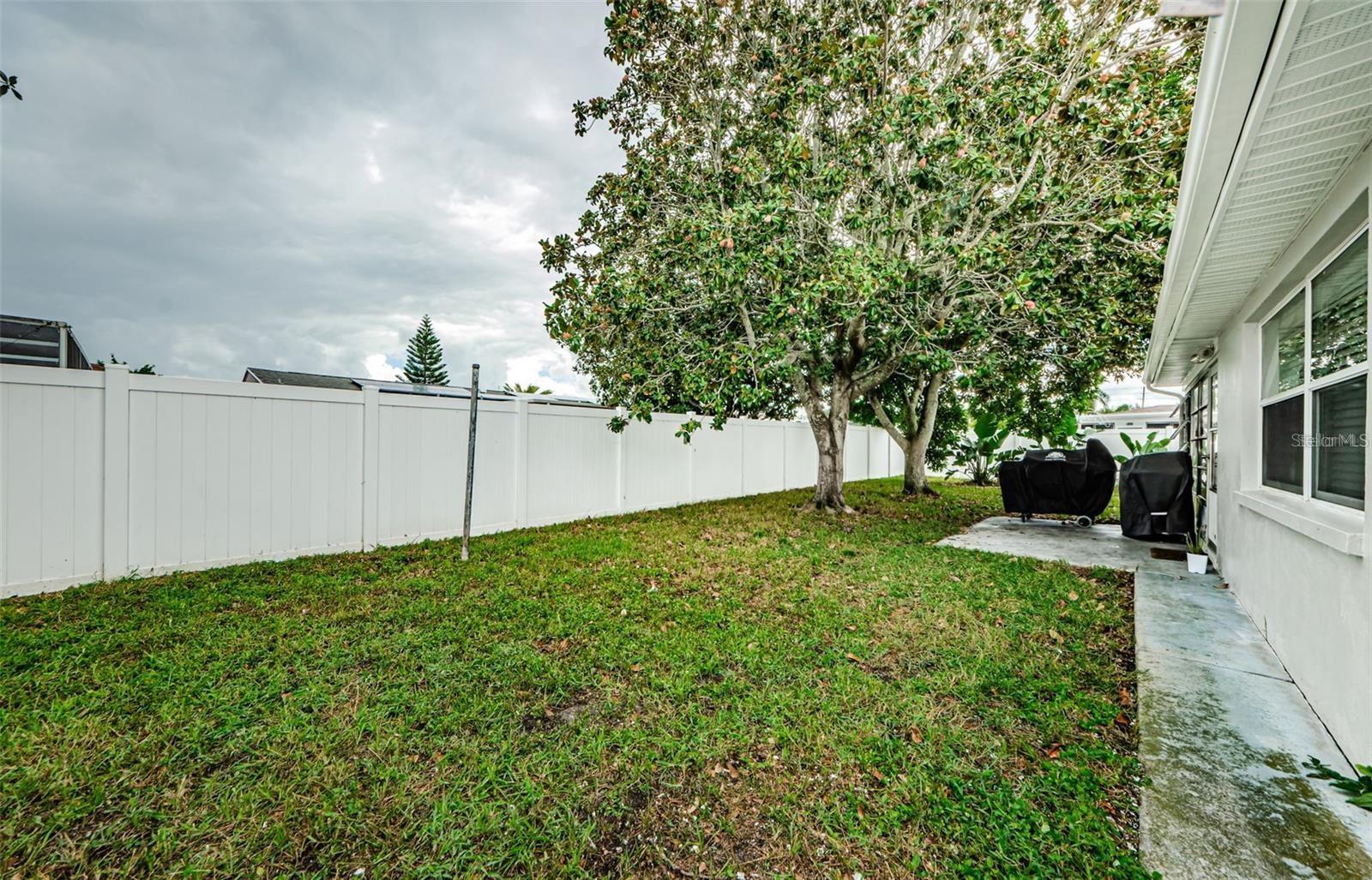 COLONIAL HILLS - Residential Lease