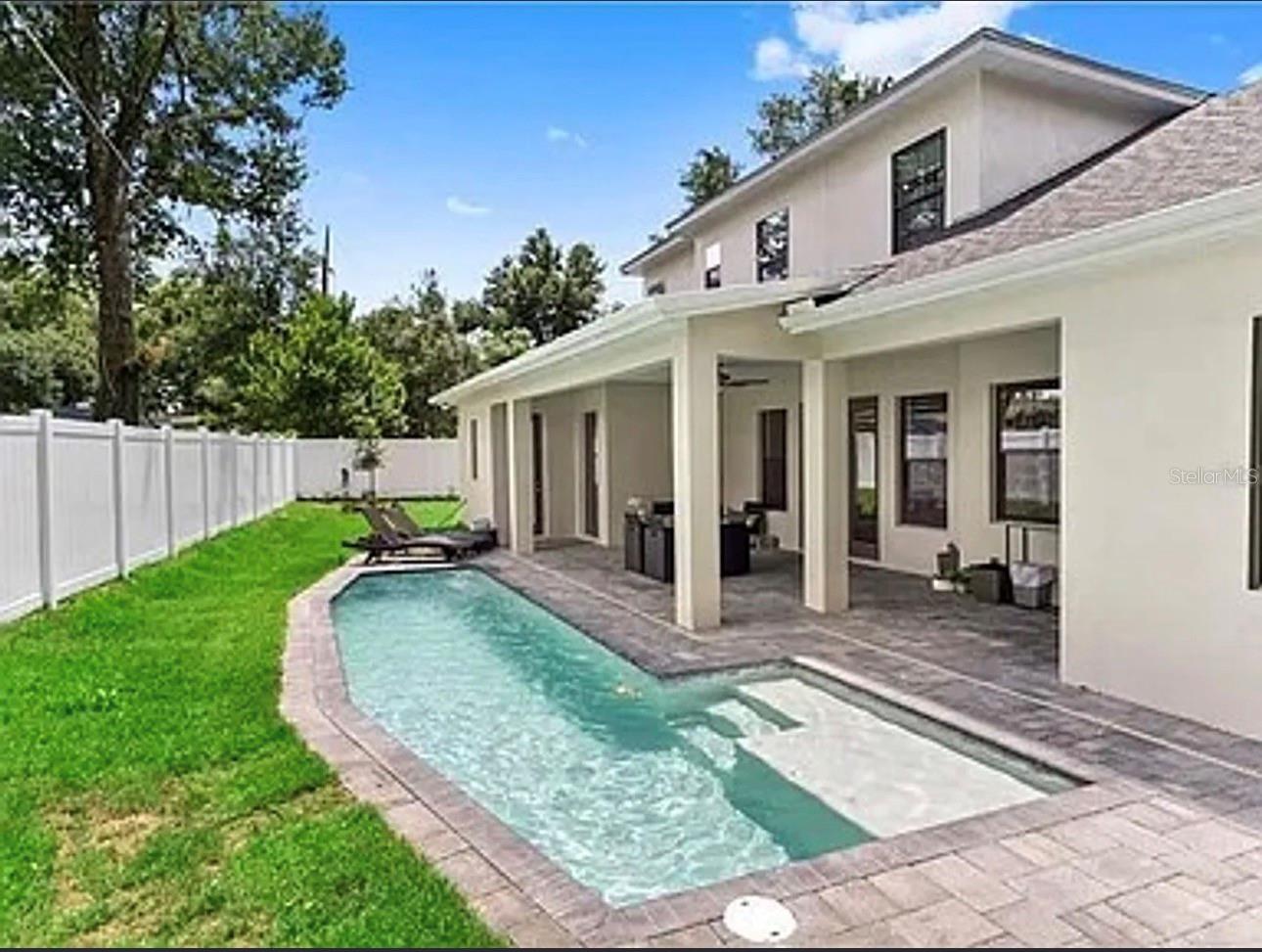 LAKE FOREST PARK S/20 LOT 26 BLK B - Residential Lease