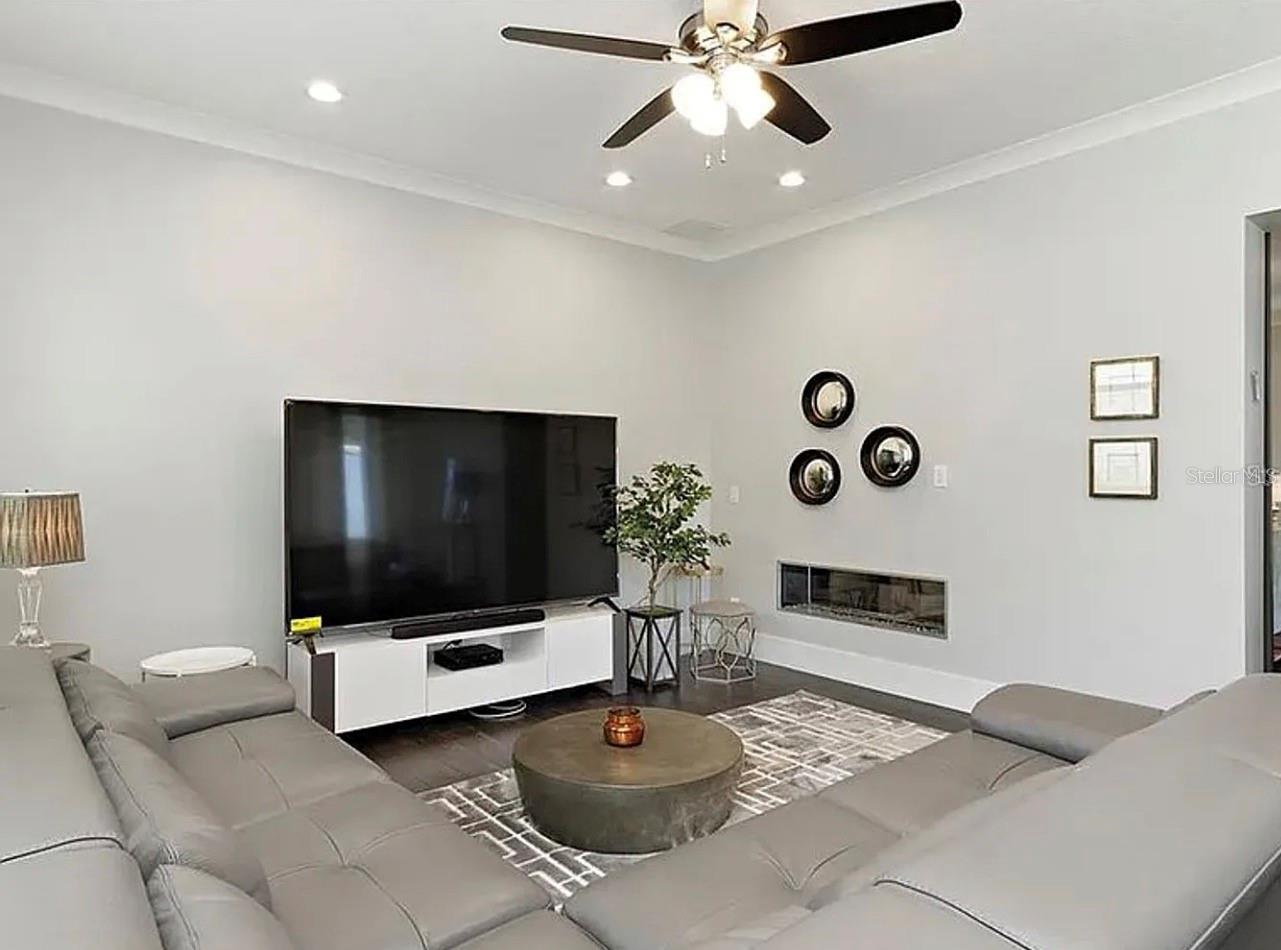 LAKE FOREST PARK S/20 LOT 26 BLK B - Residential Lease