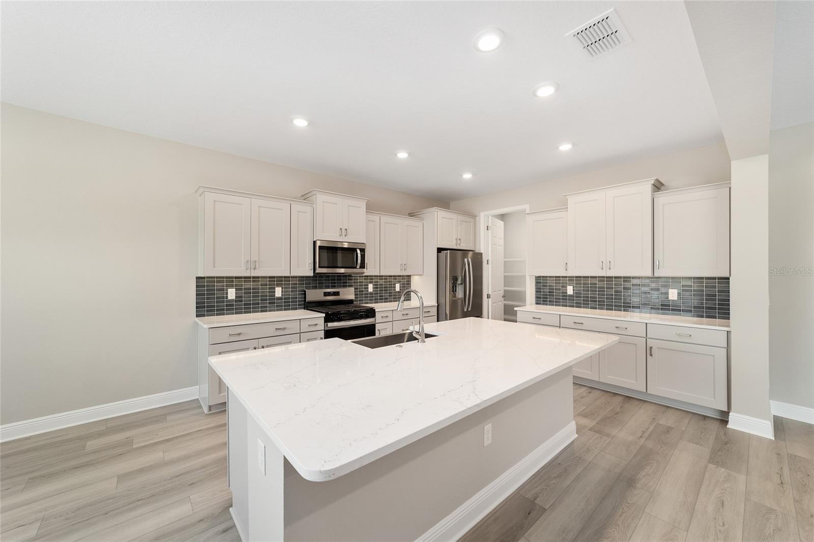 ON TOP OF THE WORLD - Residential Lease
