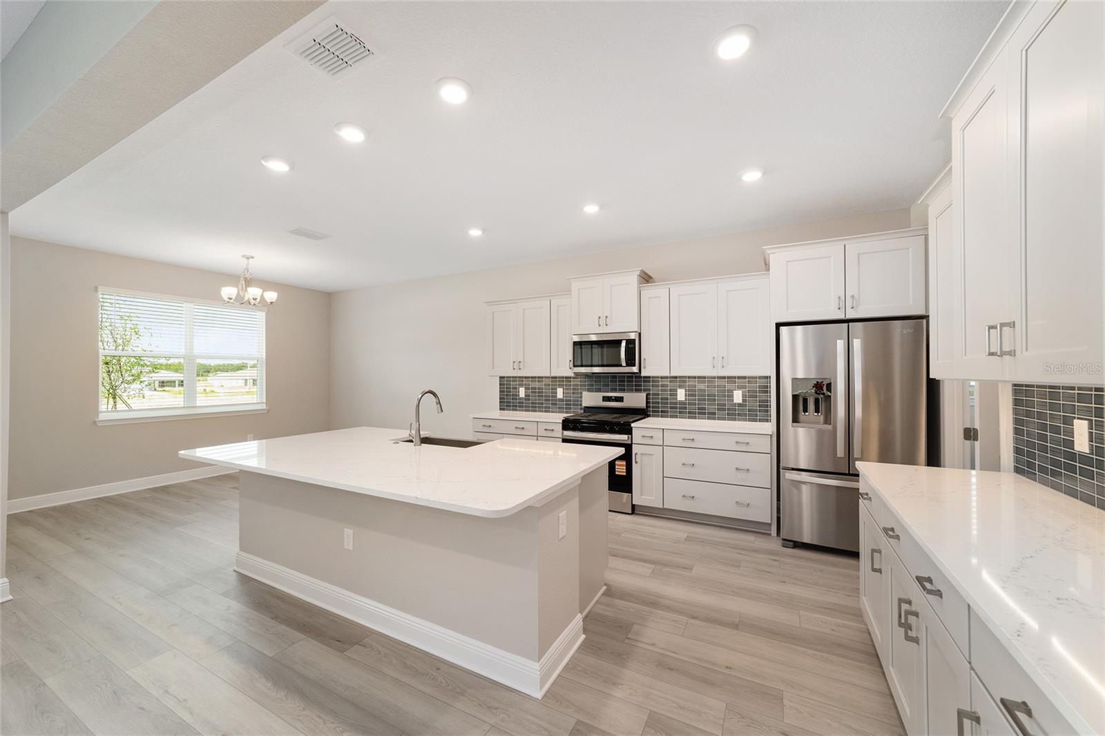 ON TOP OF THE WORLD - Residential Lease