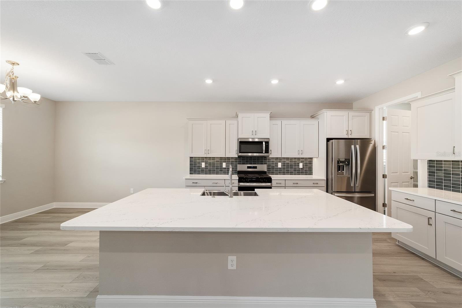 ON TOP OF THE WORLD - Residential Lease