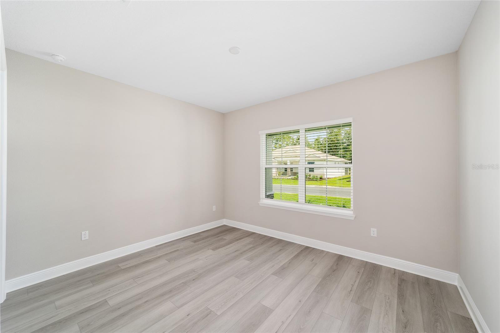 ON TOP OF THE WORLD - Residential Lease