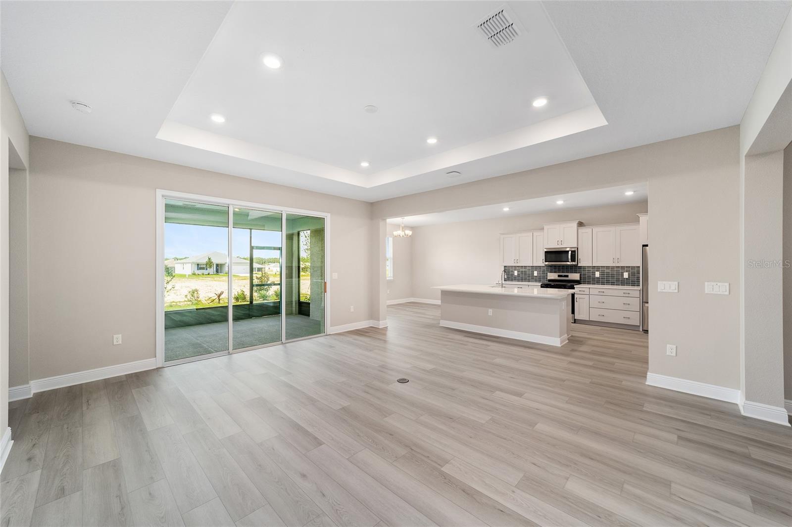 ON TOP OF THE WORLD - Residential Lease