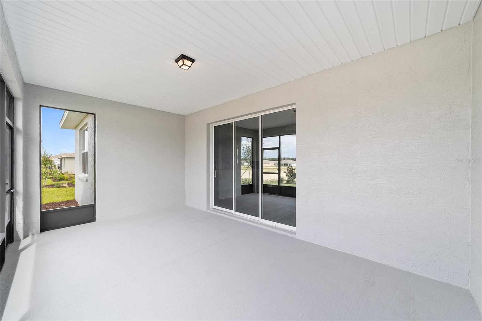 ON TOP OF THE WORLD - Residential Lease