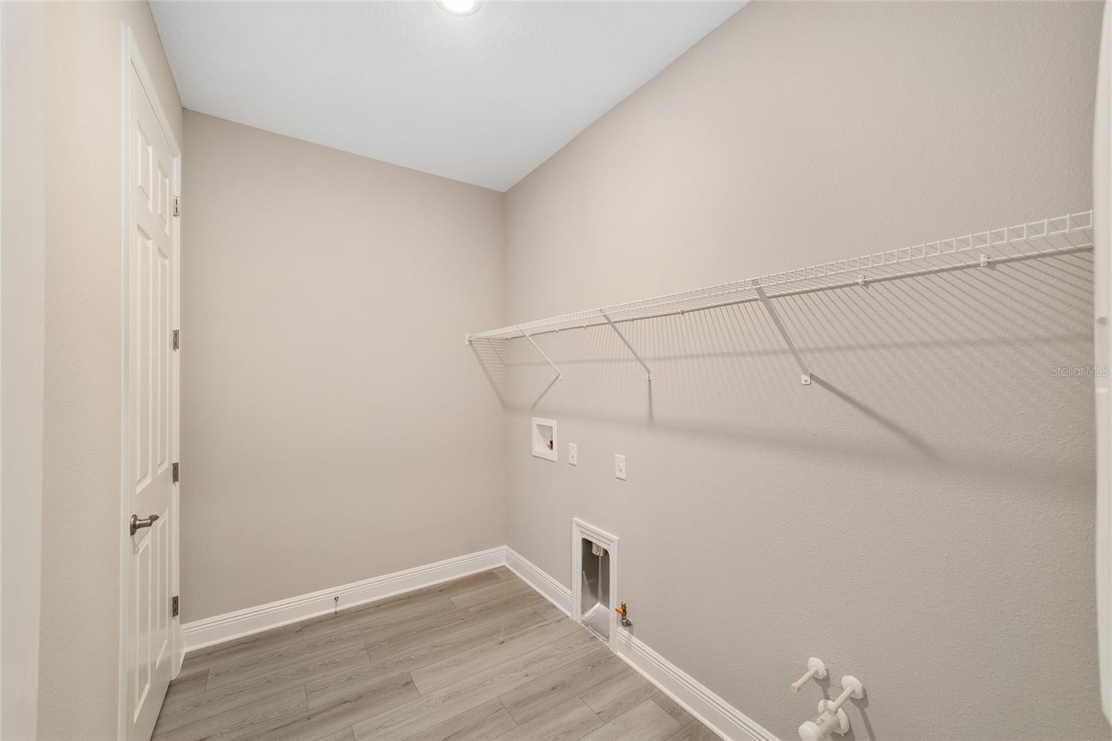 ON TOP OF THE WORLD - Residential Lease