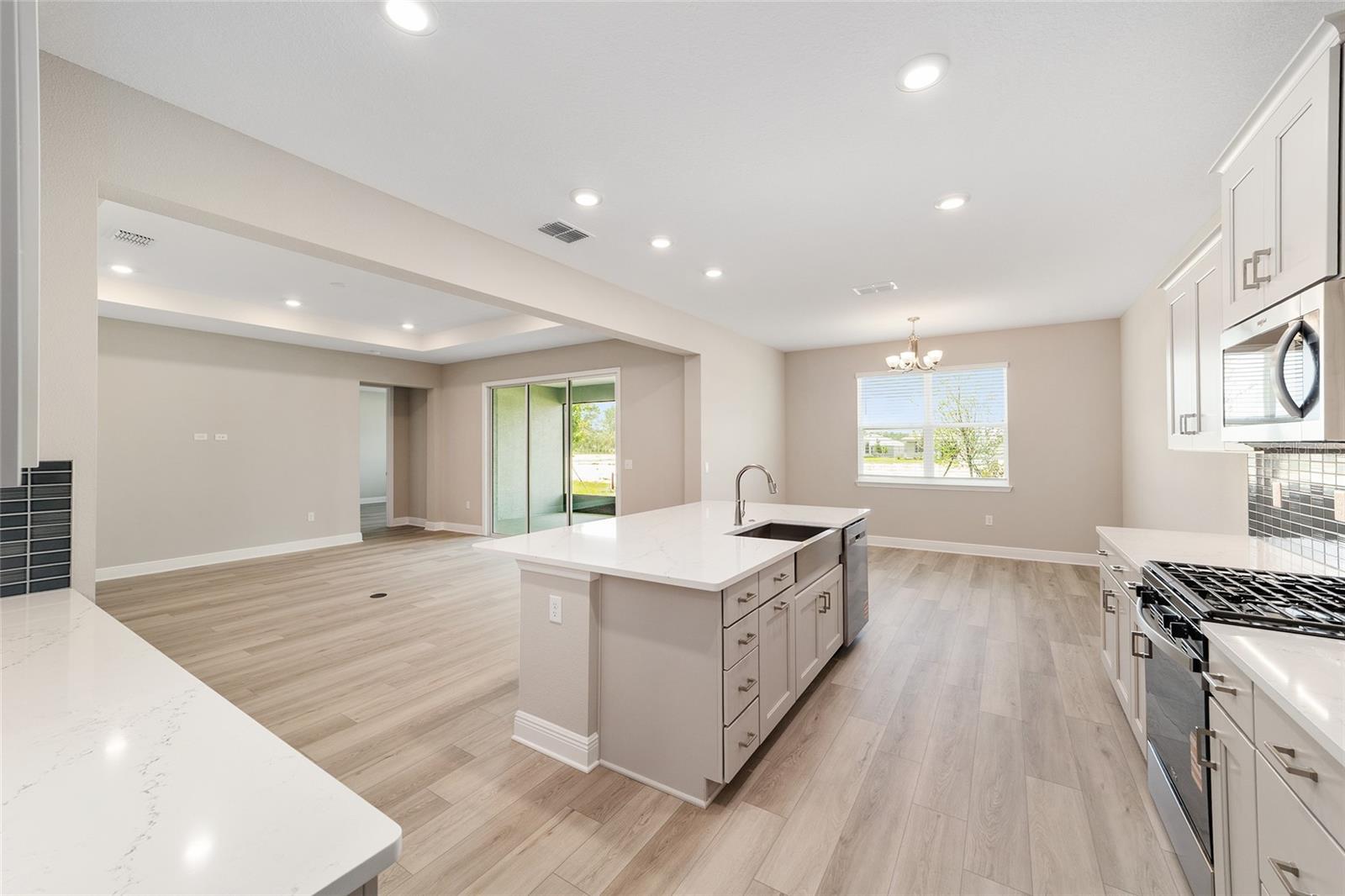 ON TOP OF THE WORLD - Residential Lease