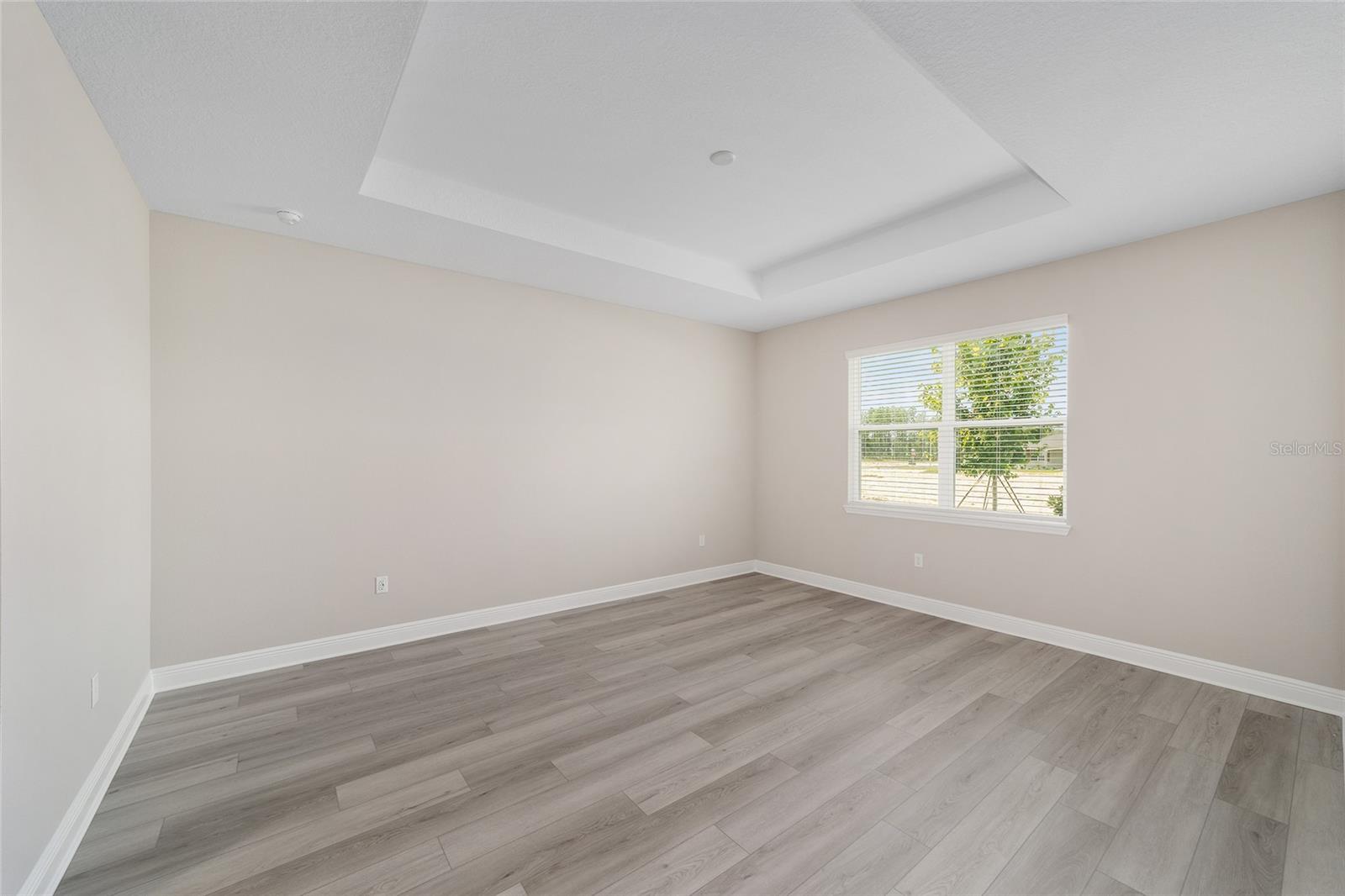 ON TOP OF THE WORLD - Residential Lease