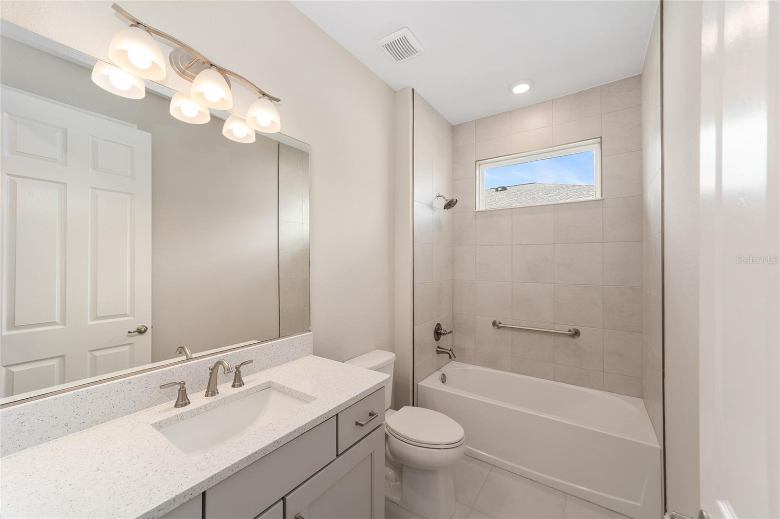 ON TOP OF THE WORLD - Residential Lease