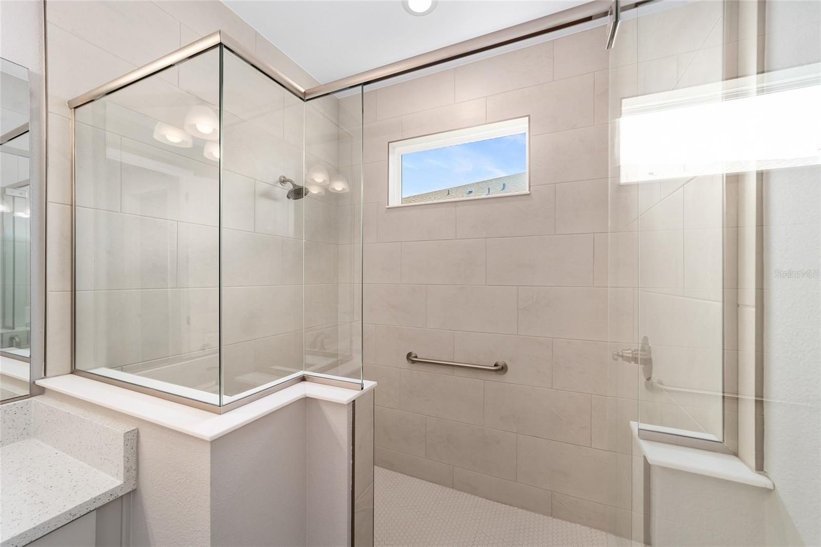 ON TOP OF THE WORLD - Residential Lease