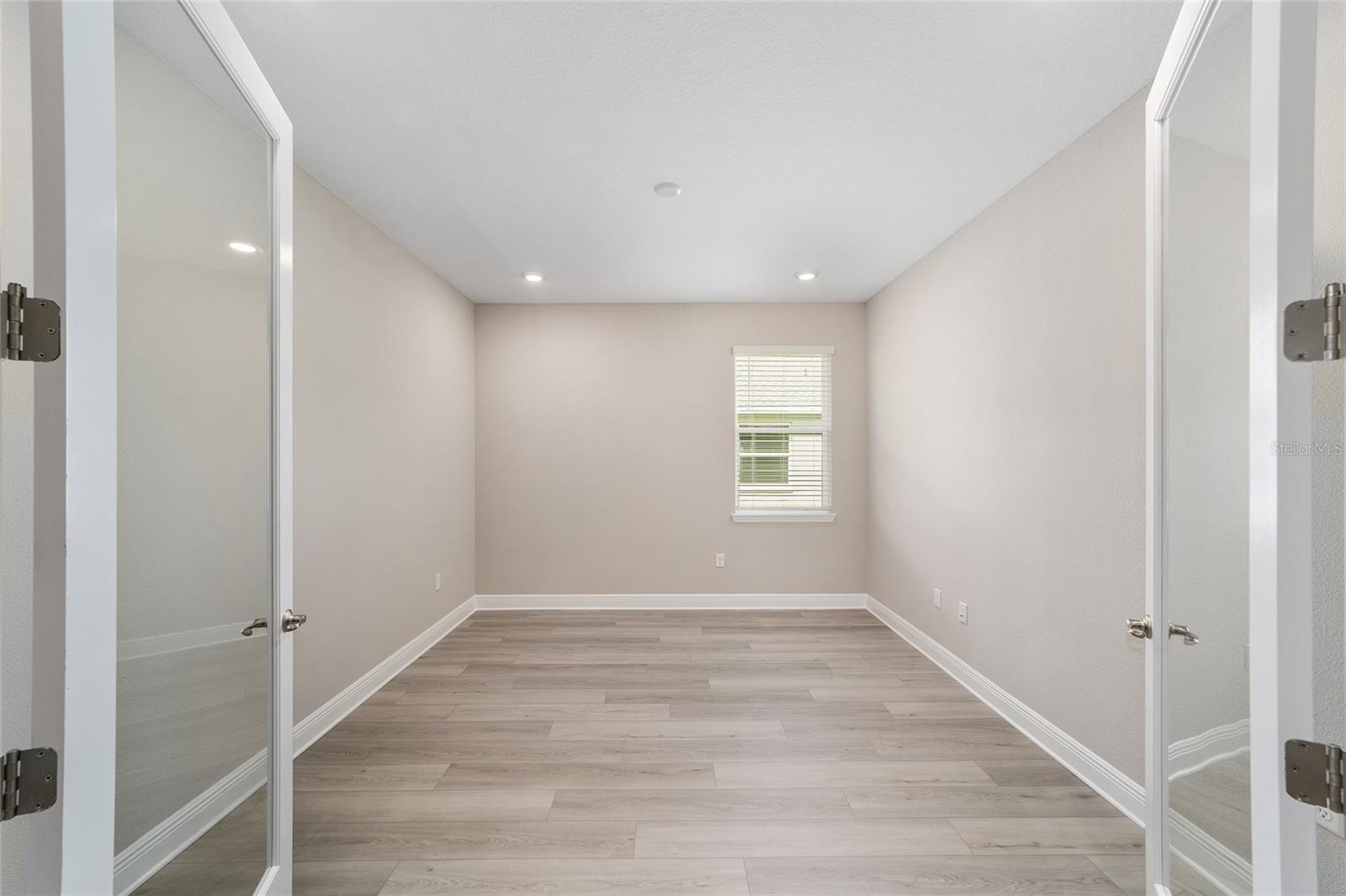 ON TOP OF THE WORLD - Residential Lease