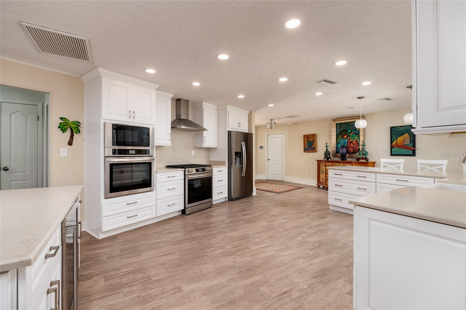 VENETIAN ISLES - Residential