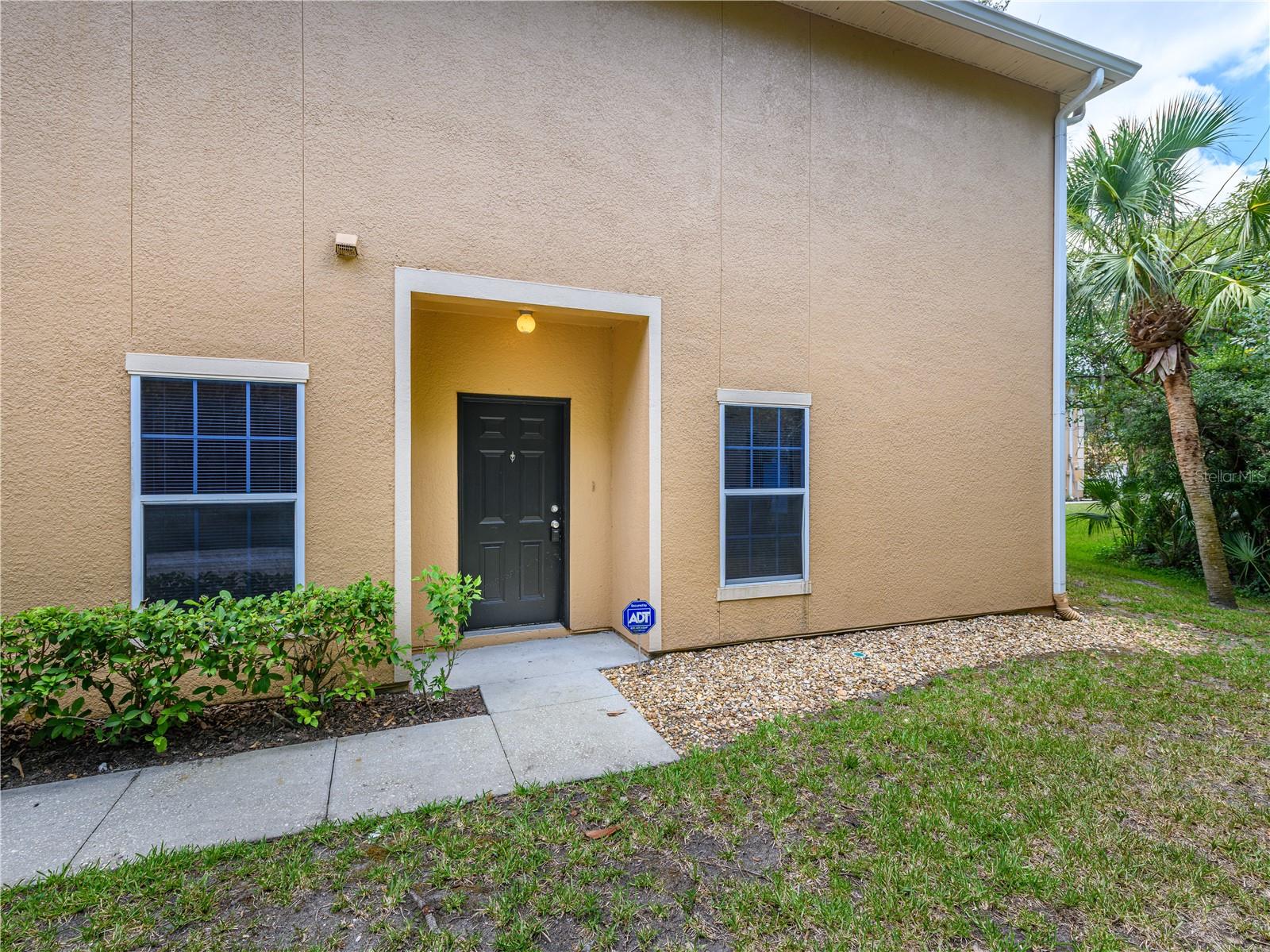 EMERALD POINTE TWNHM - Residential Lease