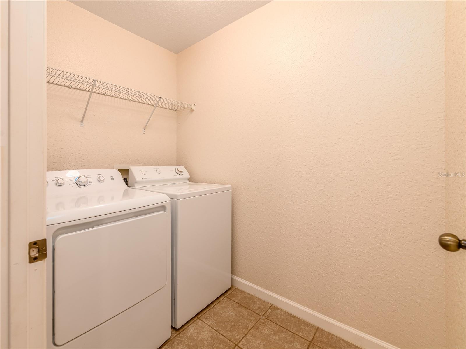 EMERALD POINTE TWNHM - Residential Lease