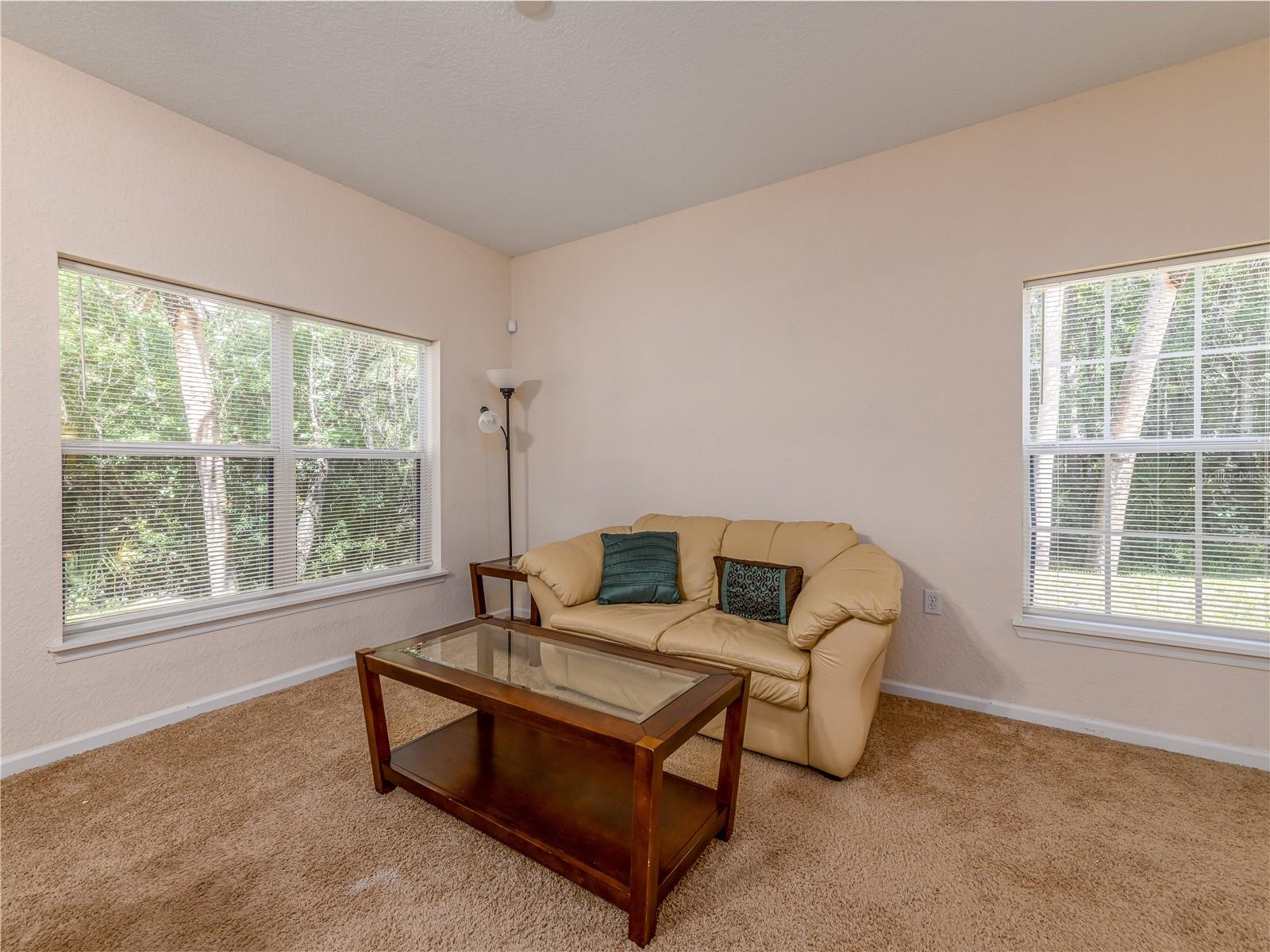 EMERALD POINTE TWNHM - Residential Lease