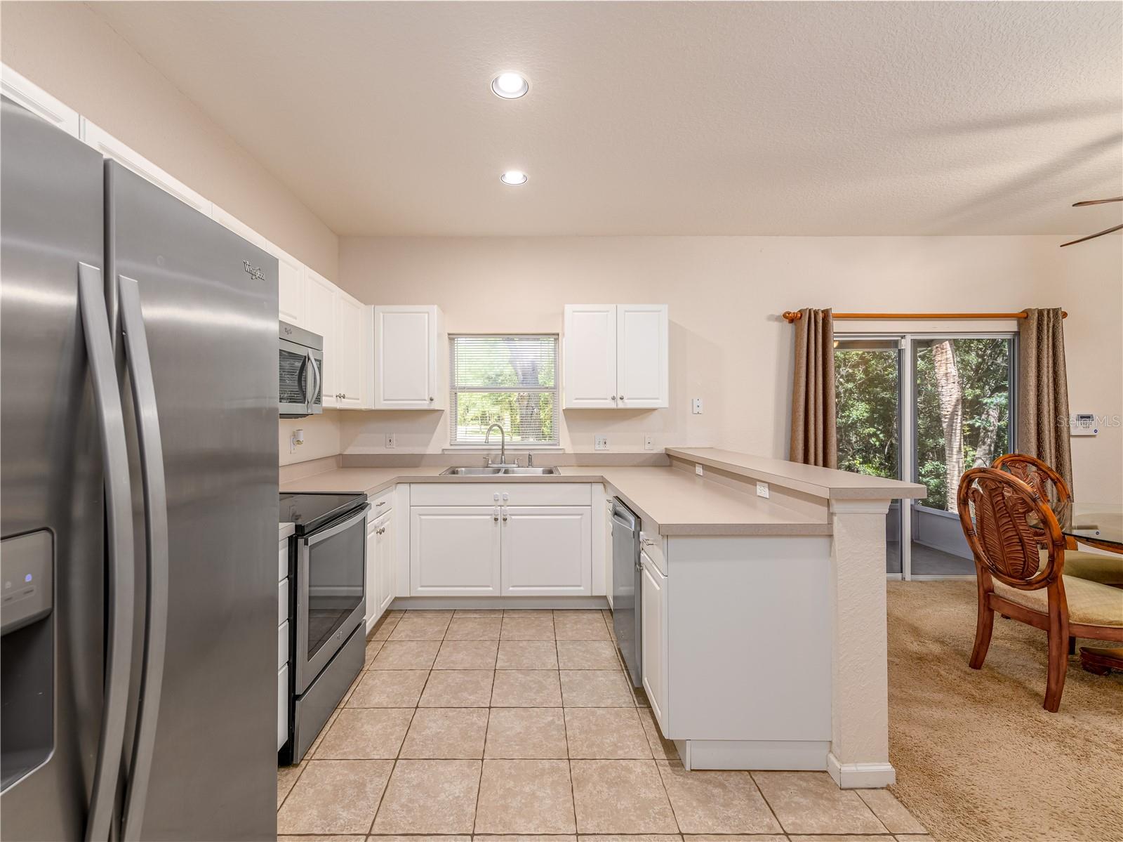 EMERALD POINTE TWNHM - Residential Lease