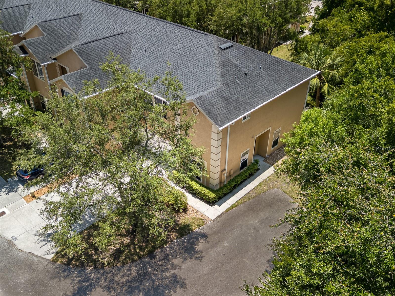 EMERALD POINTE TWNHM - Residential Lease