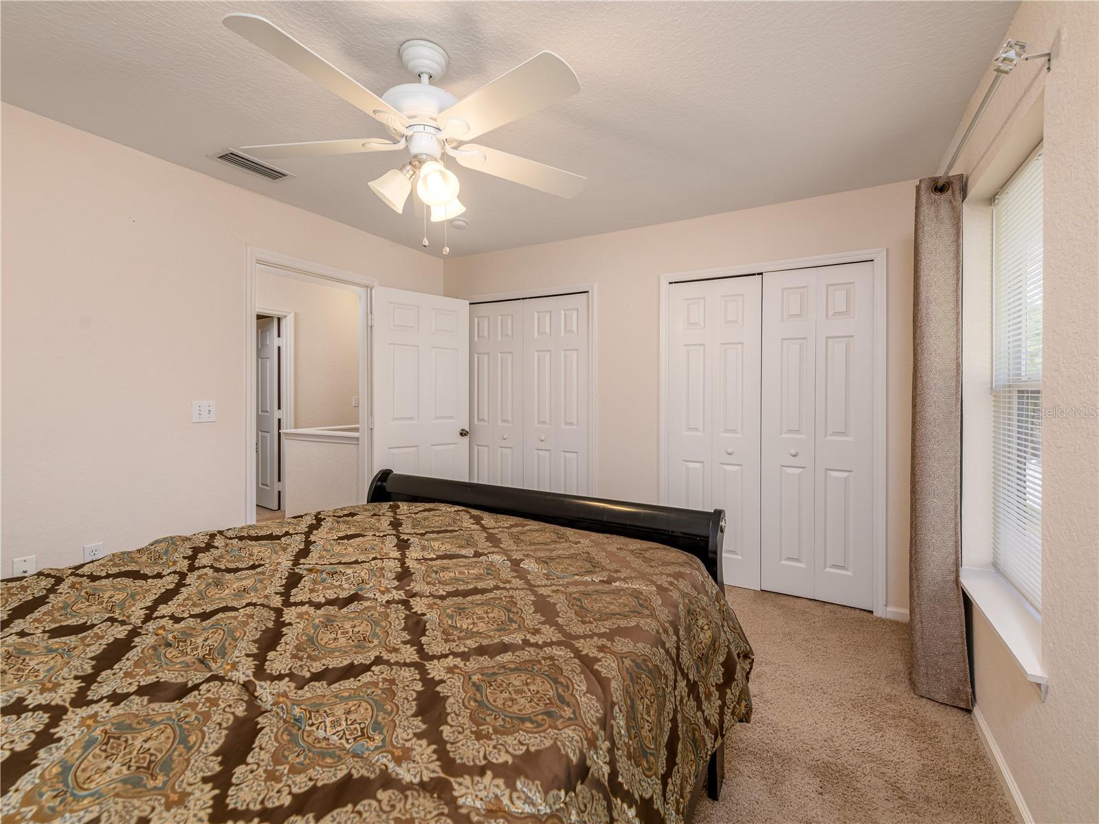 EMERALD POINTE TWNHM - Residential Lease