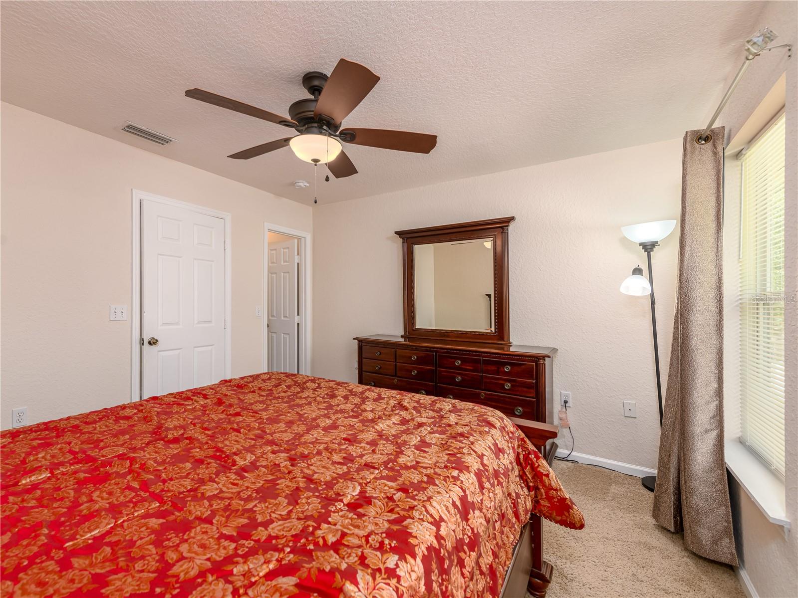 EMERALD POINTE TWNHM - Residential Lease