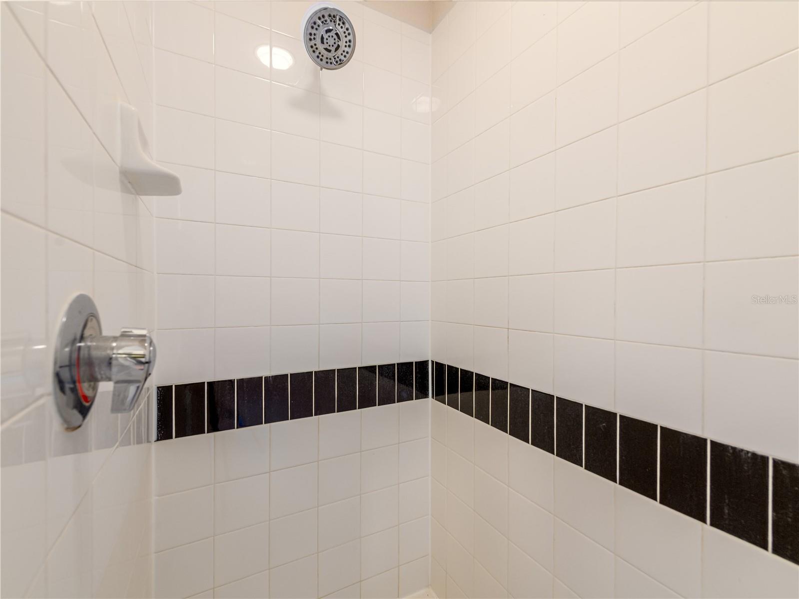 EMERALD POINTE TWNHM - Residential Lease