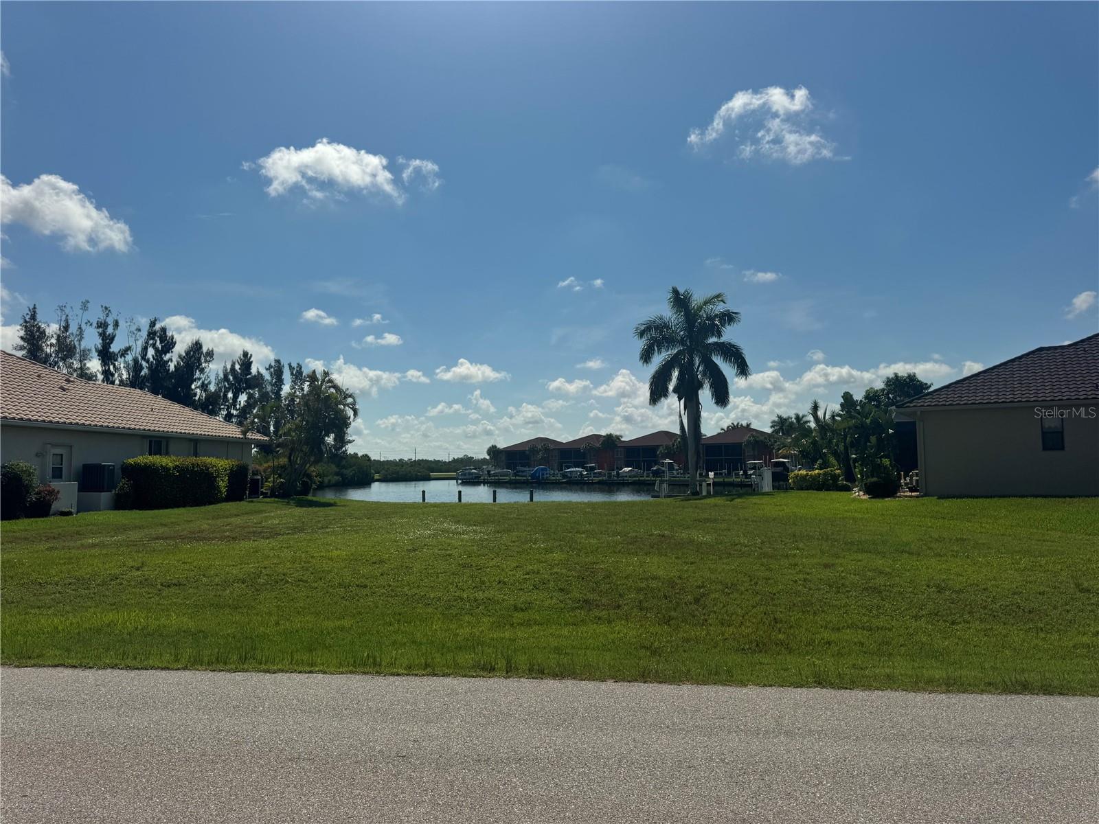 PUNTA GORDA ISLES SEC 15 - Land