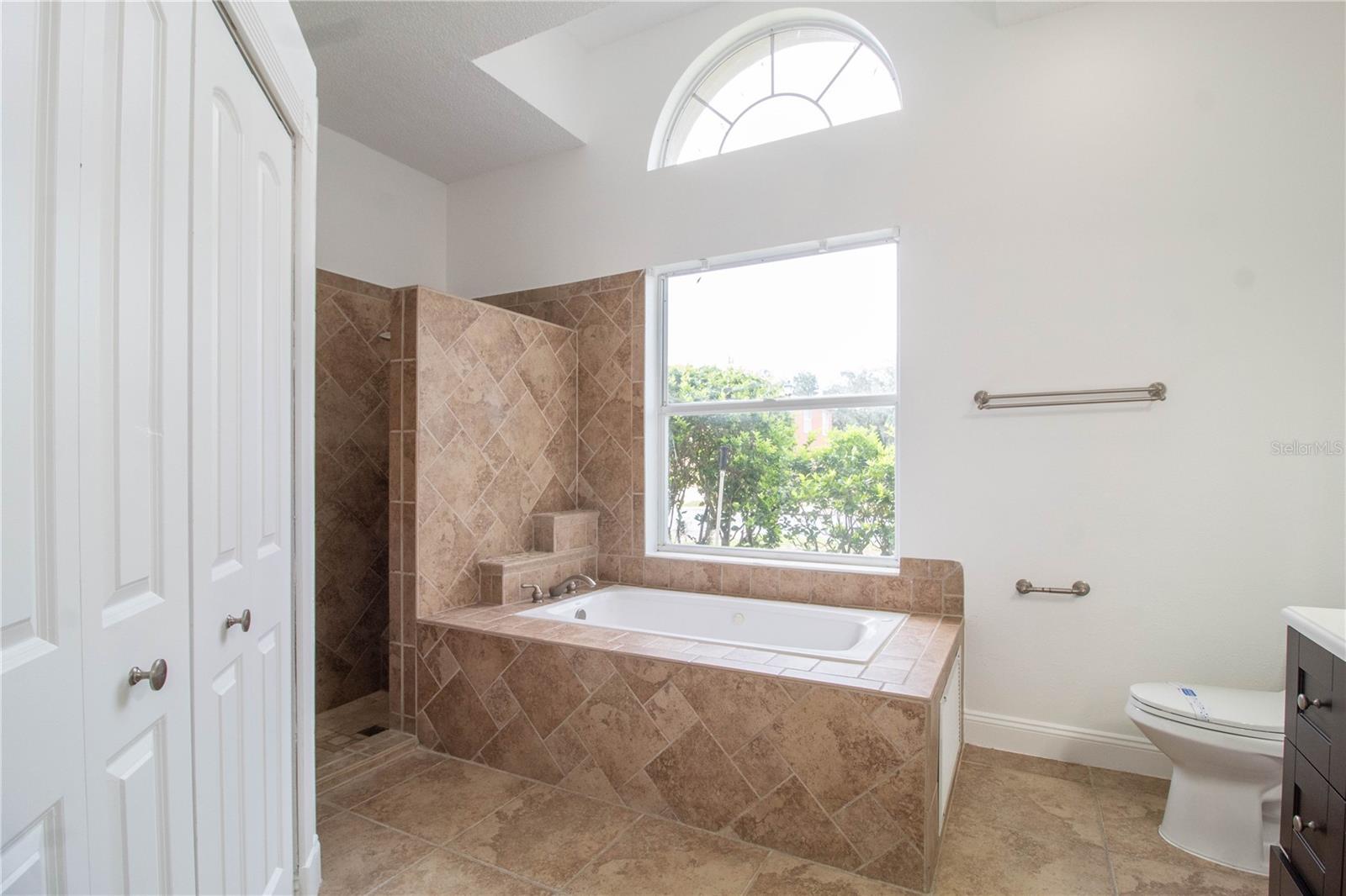 LINDFIELDS UNIT 04 - Residential Lease