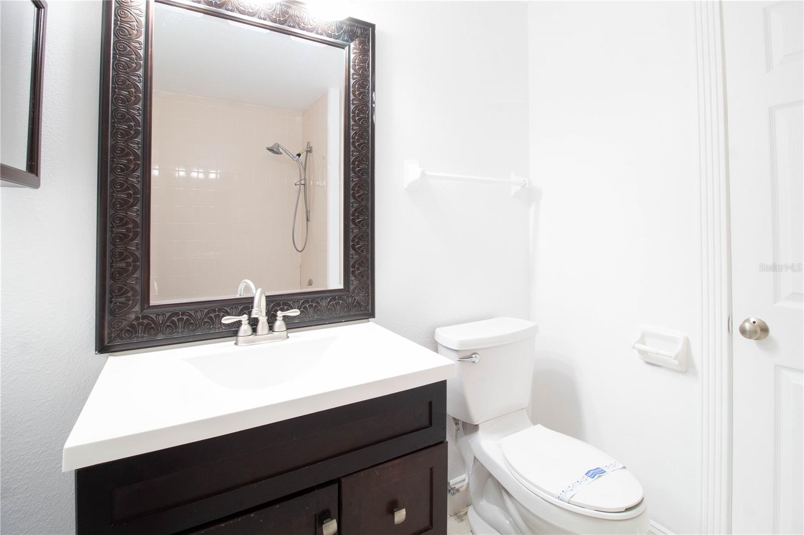 LINDFIELDS UNIT 04 - Residential Lease