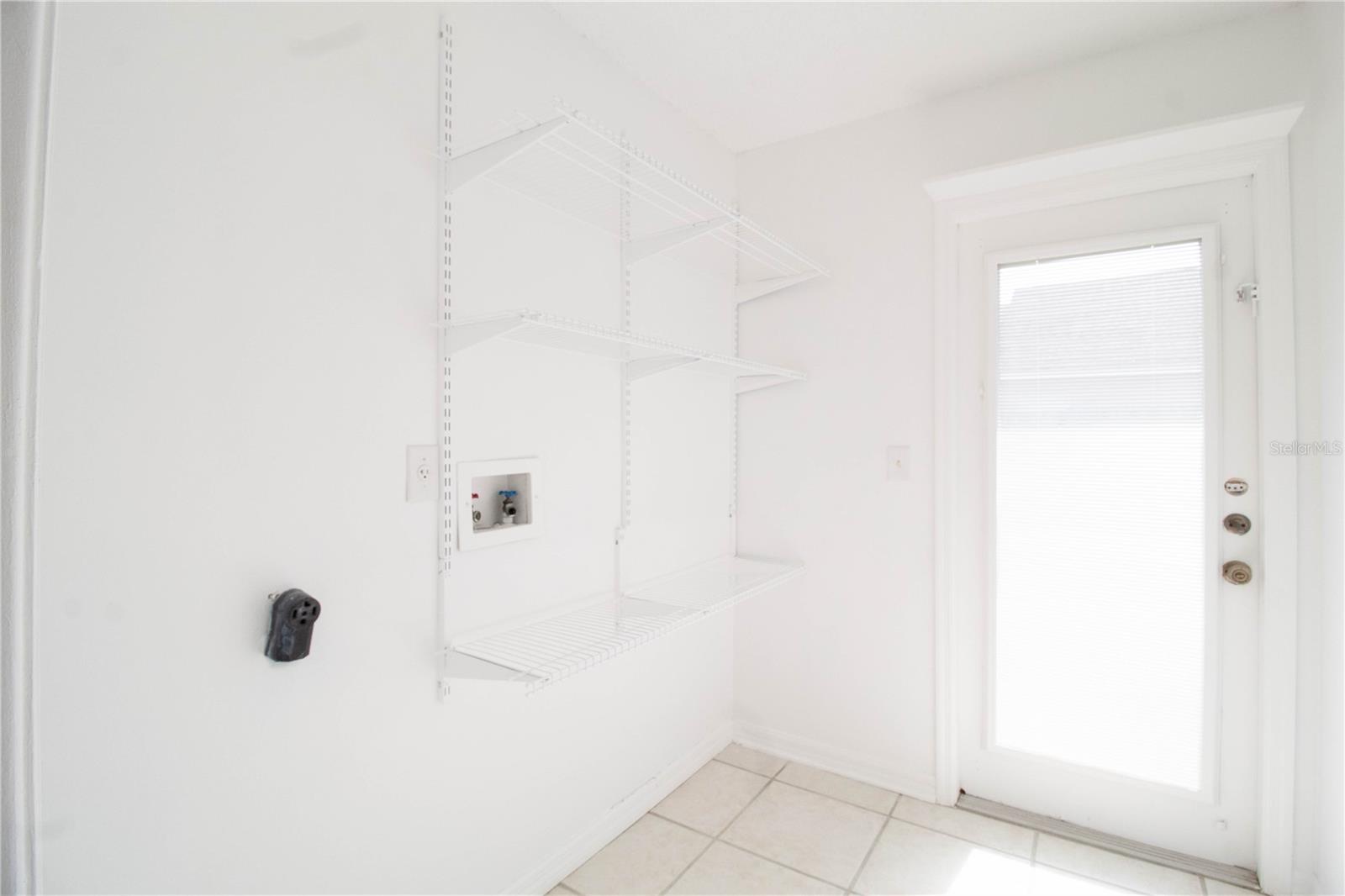 LINDFIELDS UNIT 04 - Residential Lease
