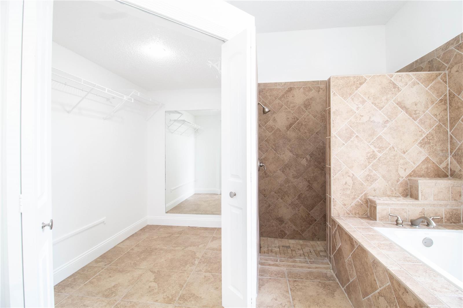 LINDFIELDS UNIT 04 - Residential Lease