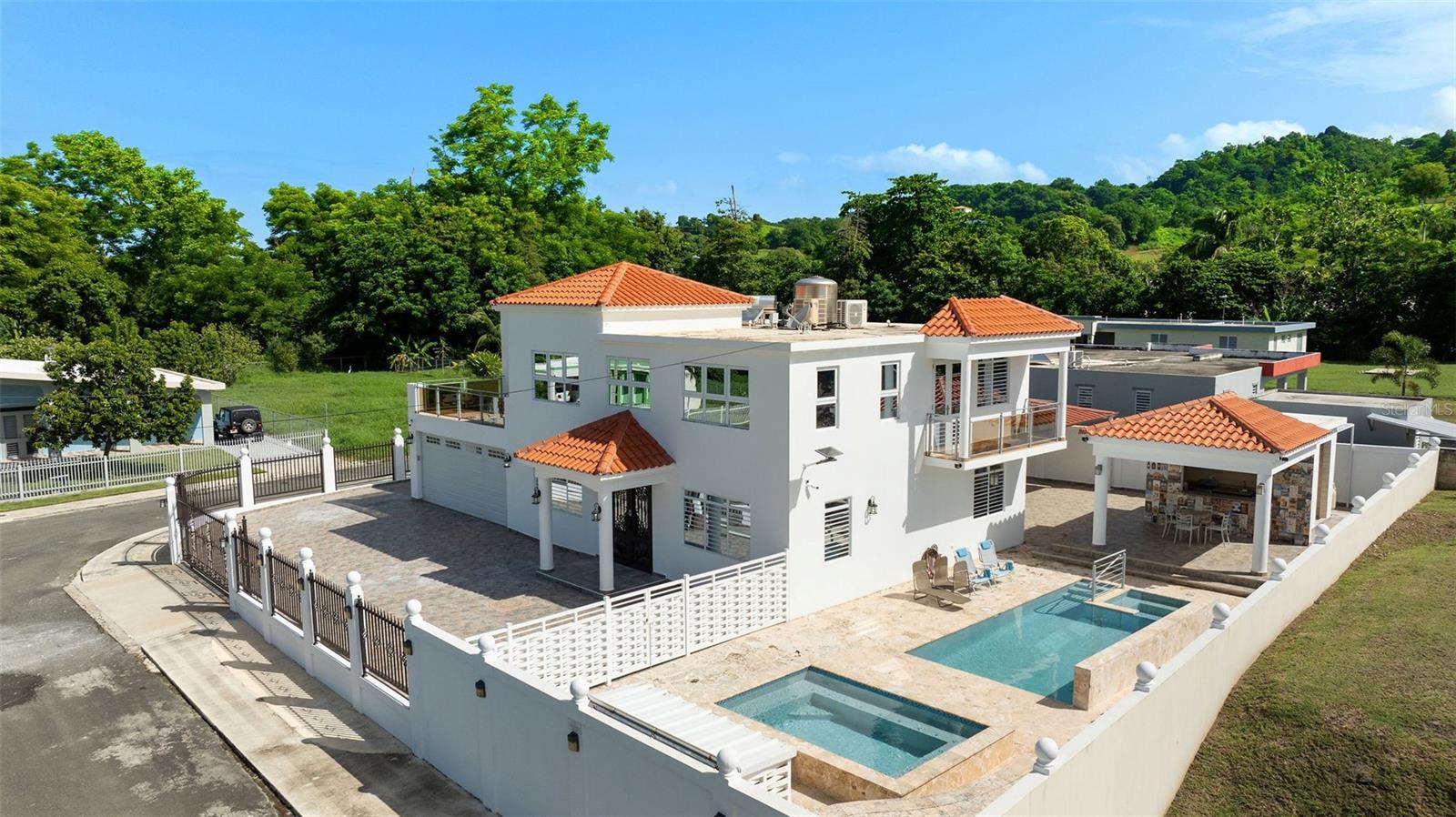 CARR 411 KM 0.3 SECTOR RUIZ BO. CALVACHE, RINCON - Residential