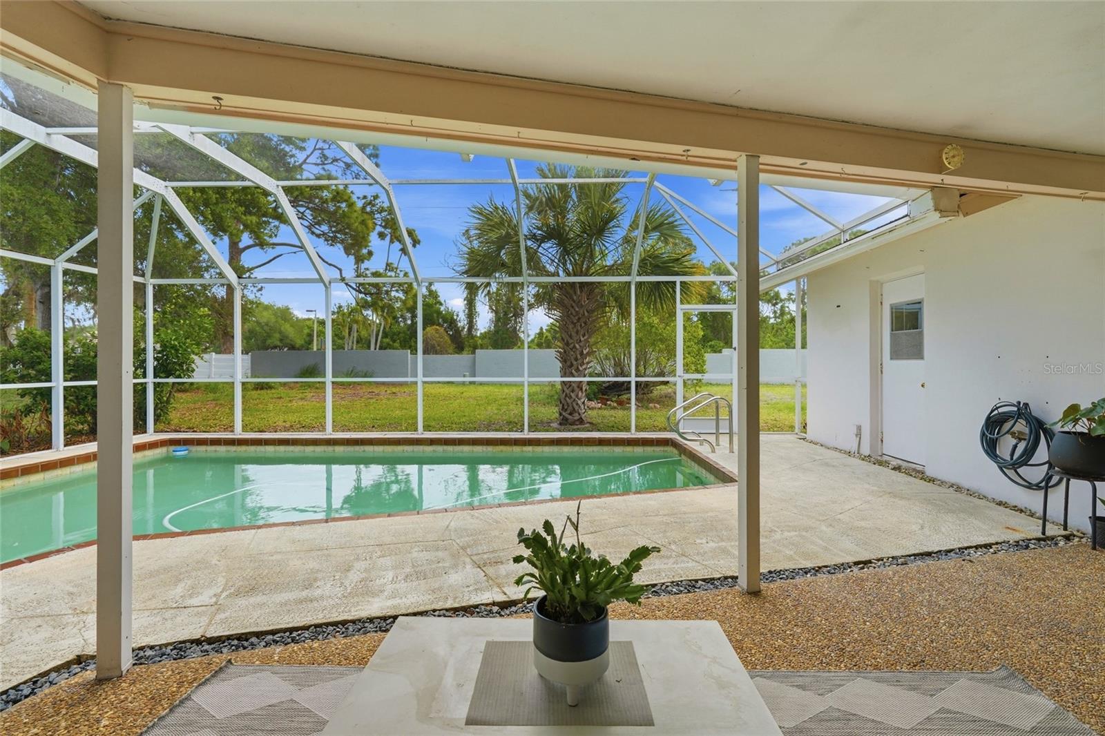 COUNTRY PLACE - Residential